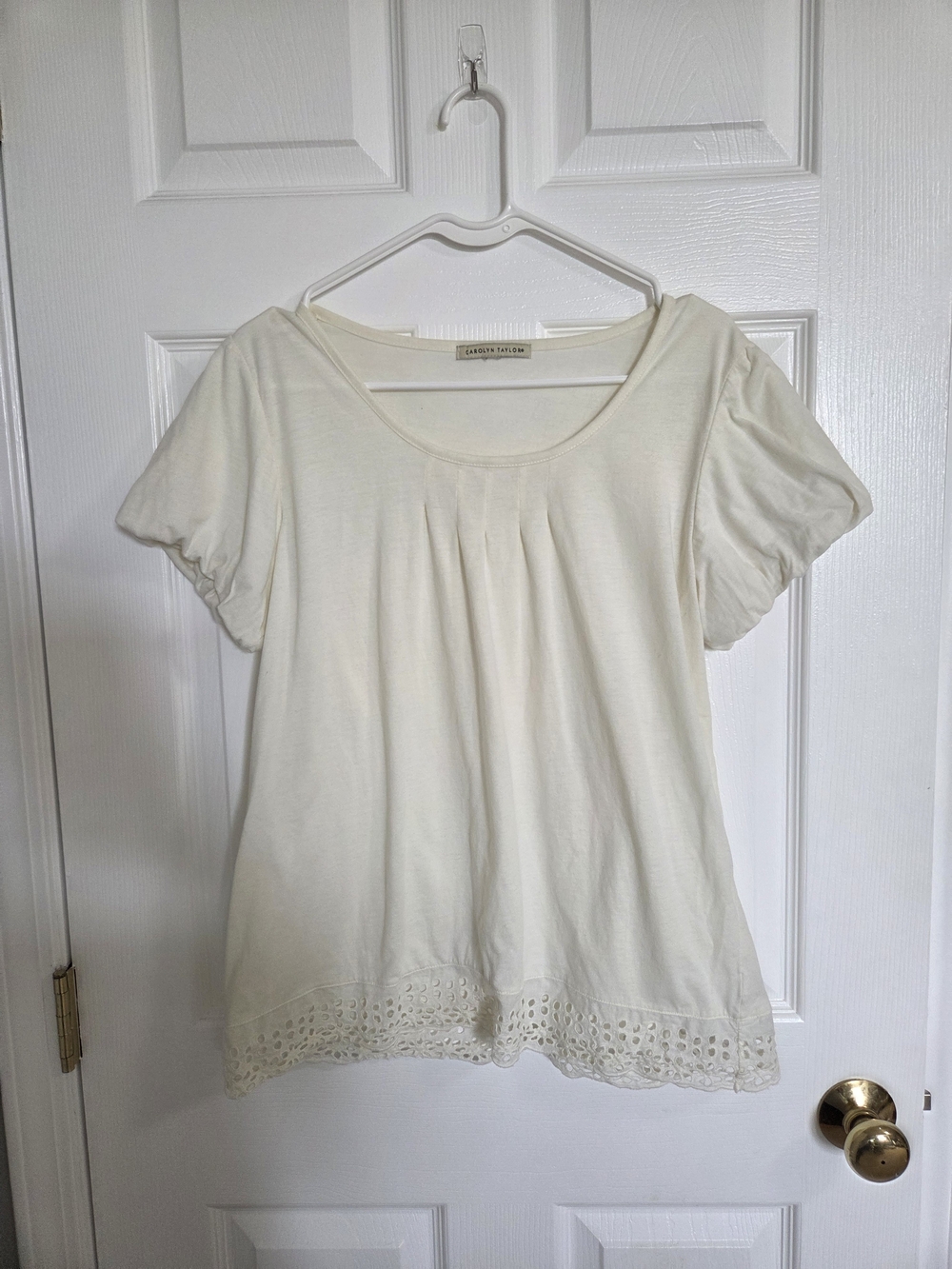 Carolyn Taylor Cream Short Sleeve Scoop Neck Top with Eyelet Hem